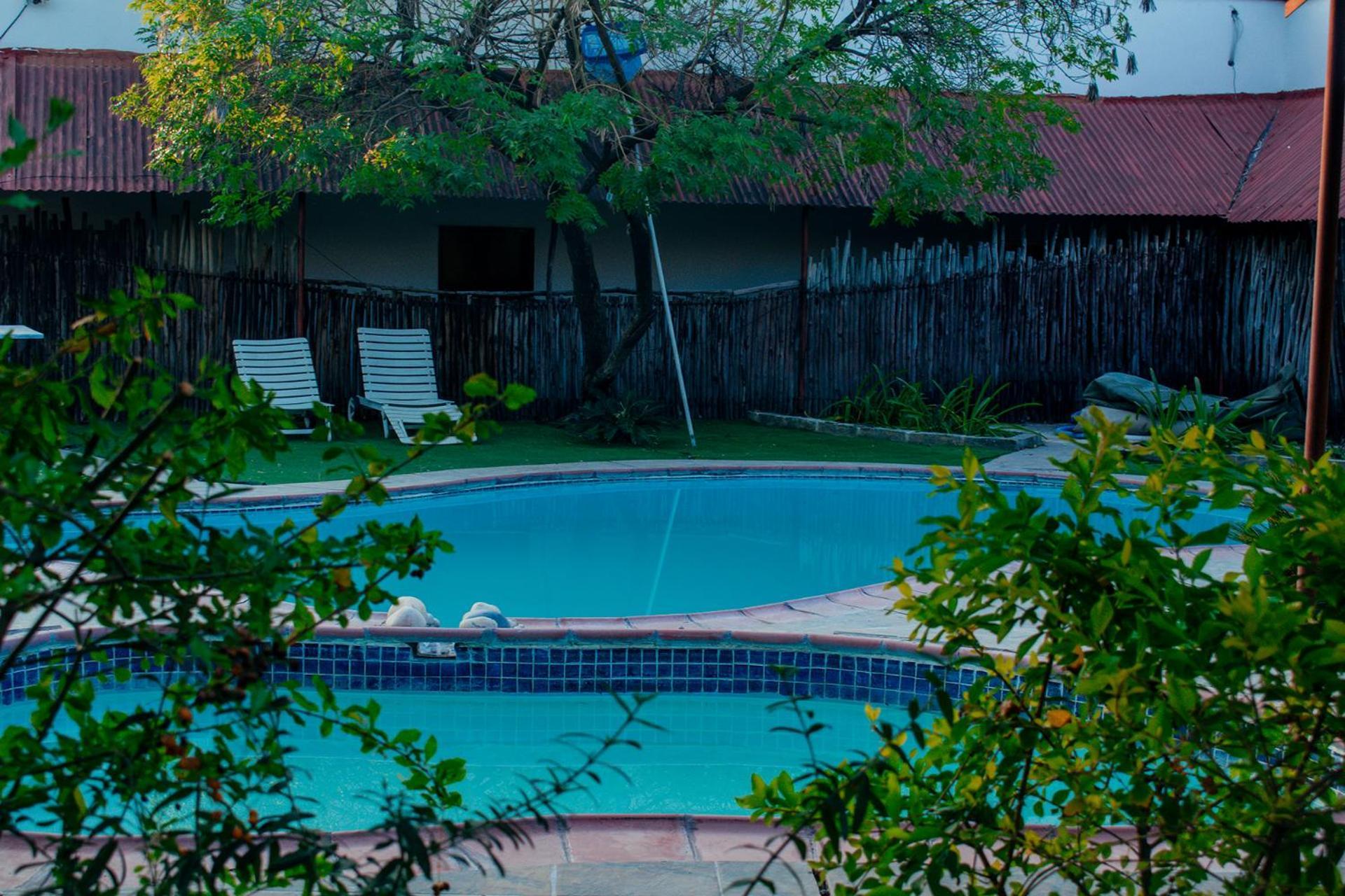 Dolar Lodges & Tours Maun Buitenkant foto
